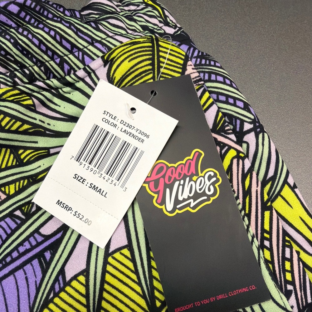 Good Vibes Drill Clothing Co Small Tropical Palm Leaf Shorts Lavender/Green NWT - Picture 5 of 6
